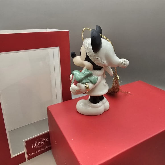 Lenox Disney Showcase Collection Christmas Ornament.... Surprise for Mickey. - Picture 4 of 8